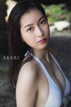 白衣侠女